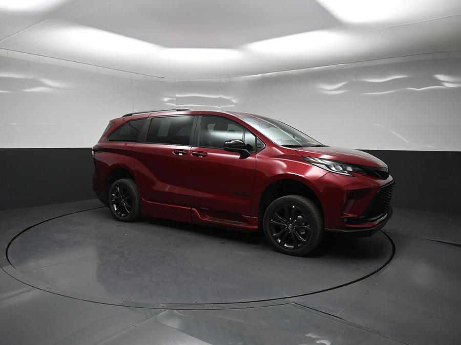 New 2026 Toyota Sienna XSE Sport