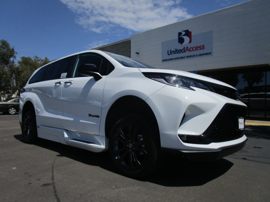 New 2026 Toyota Sienna XSE Sport