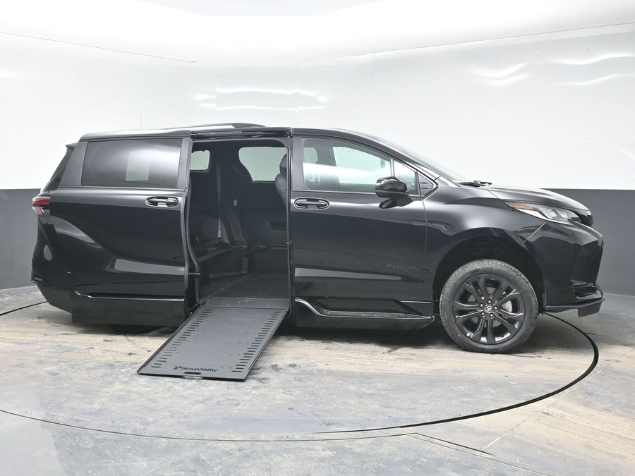 New 2026 Toyota Sienna XSE Sport