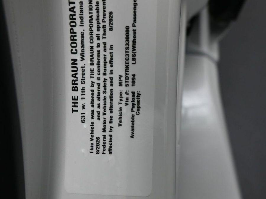 New 2026 Toyota Sienna XLE Base