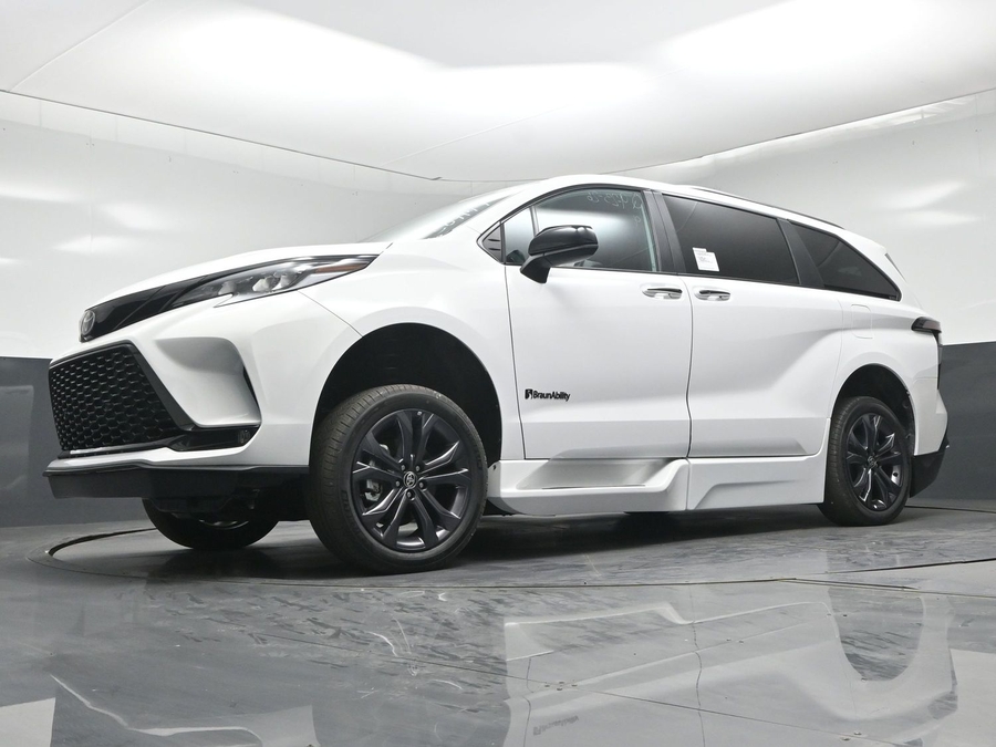 New 2026 Toyota Sienna XSE Sport
