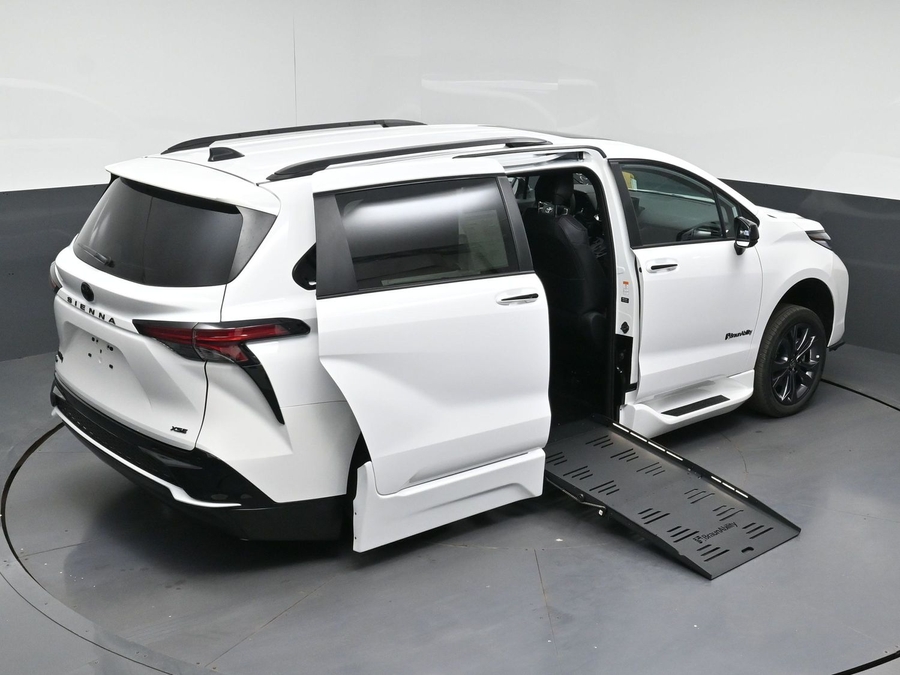New 2026 Toyota Sienna XSE Sport