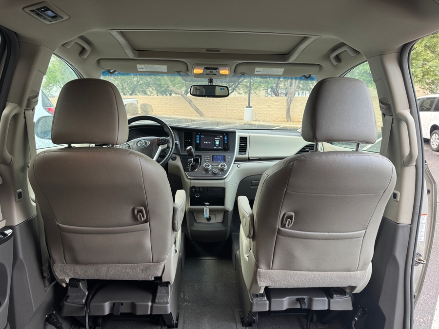 PRE OWNED 2017 Toyota Sienna XLE