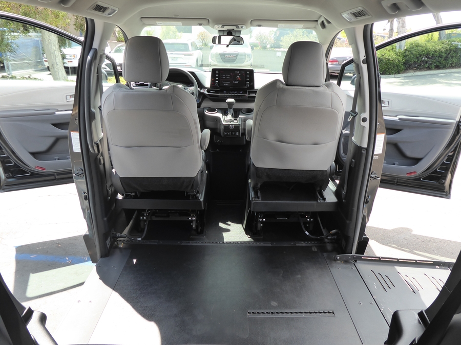 PRE OWNED 2024 Toyota Sienna LE Base