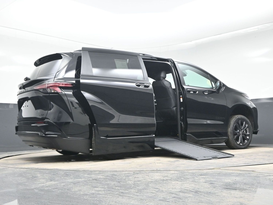 New 2026 Toyota Sienna XSE Sport