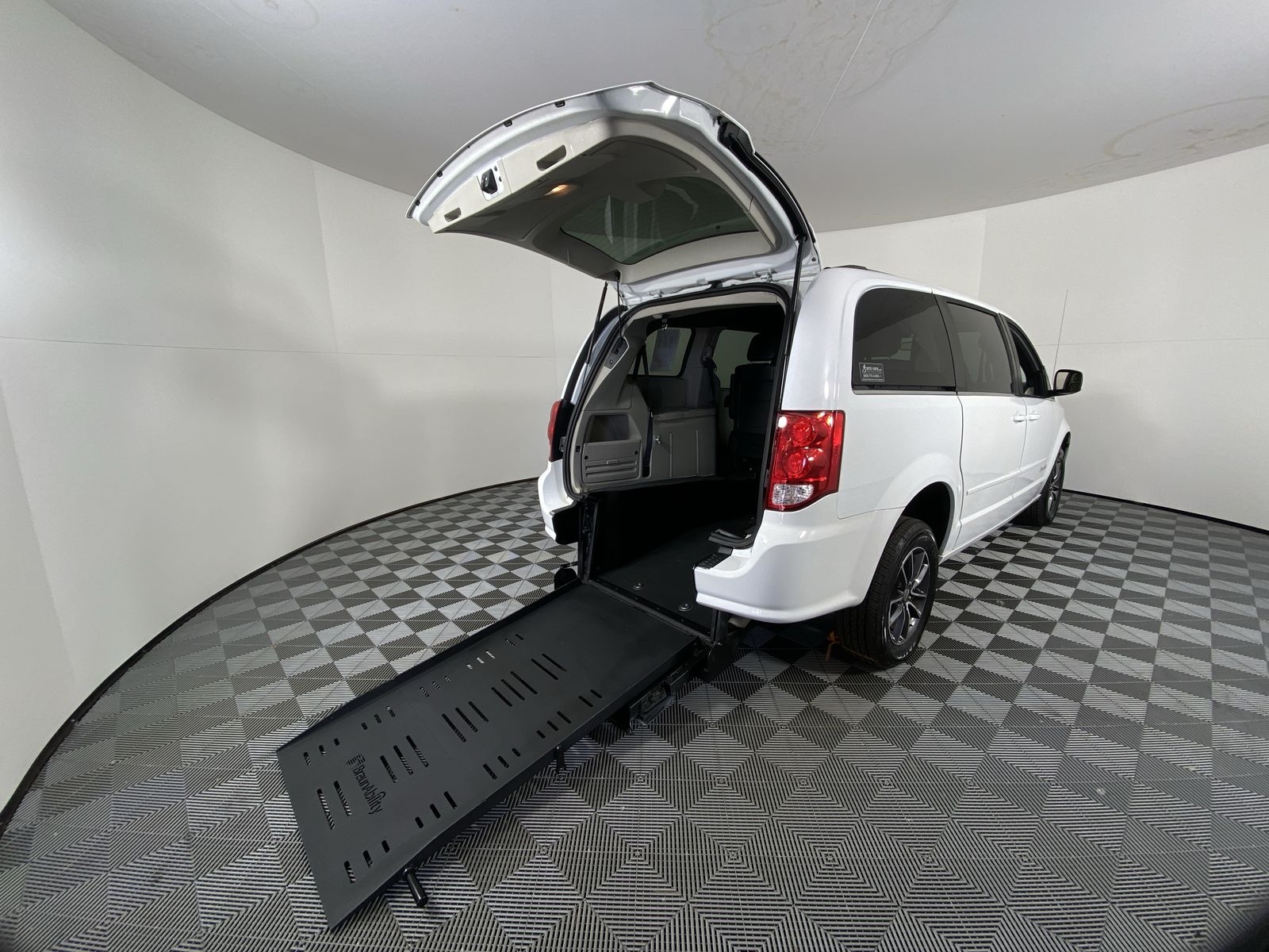 2017 Dodge Grand Caravan's photo