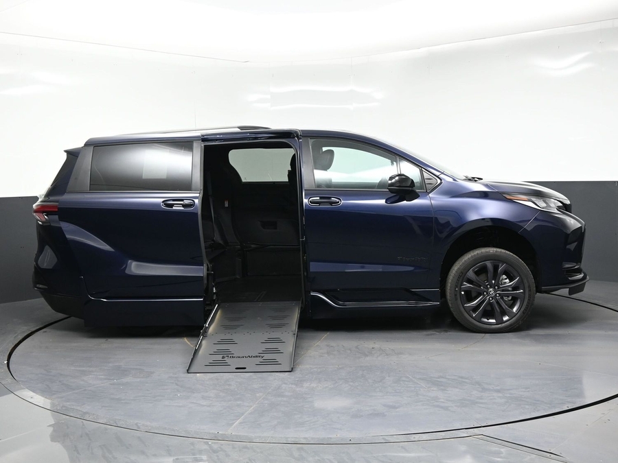 New 2026 Toyota Sienna XSE Sport