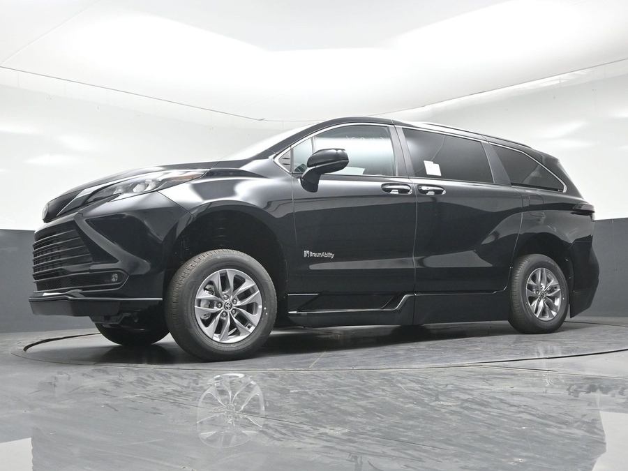 New 2026 Toyota Sienna XLE Add