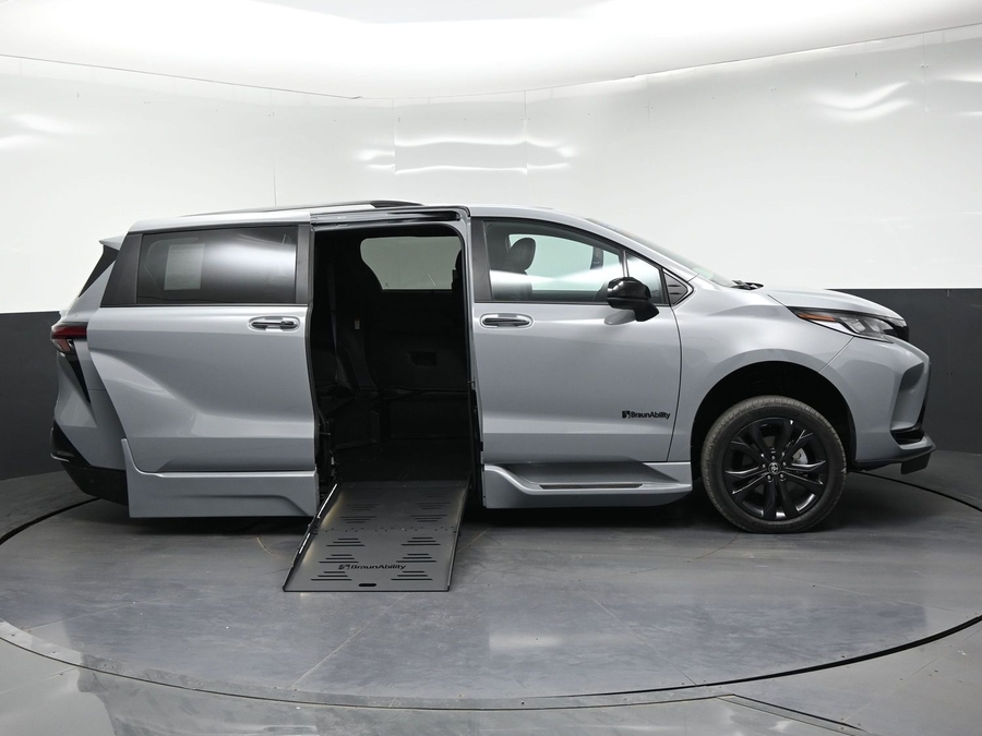 New 2026 Toyota Sienna XSE Sport