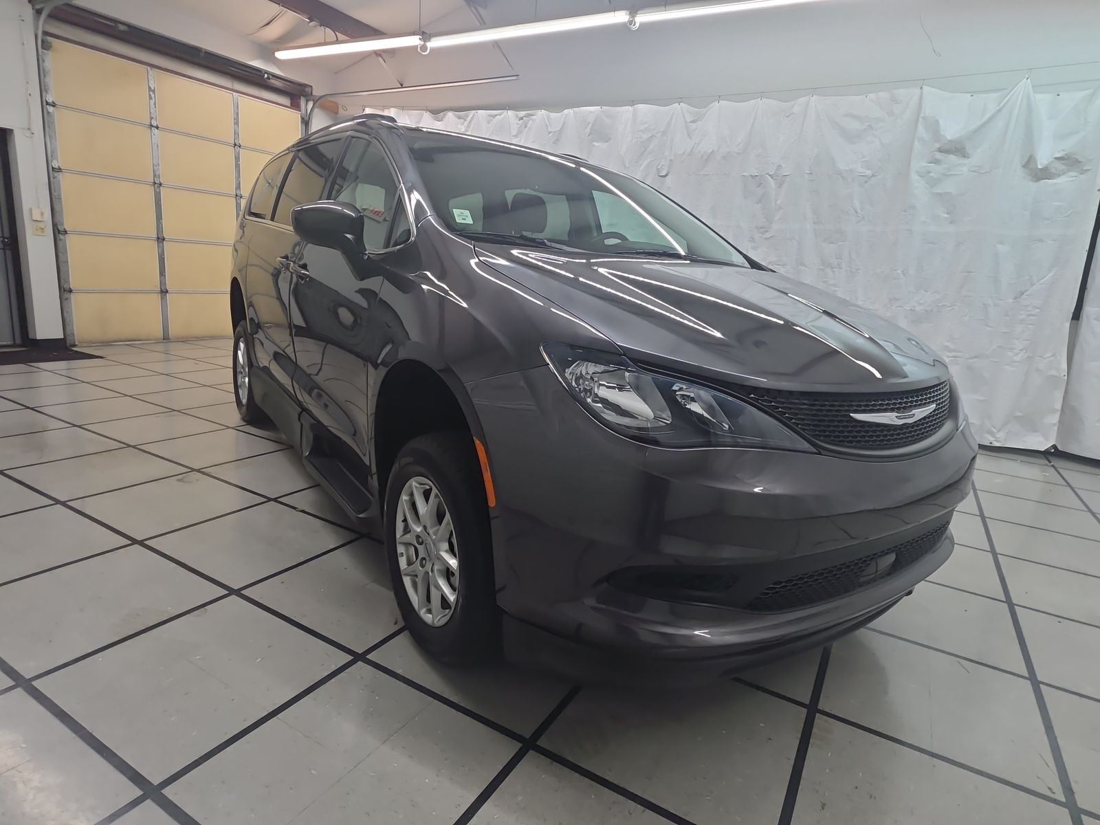 2021 Chrysler Voyager's photo