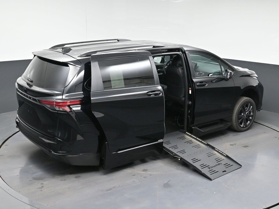 New 2026 Toyota Sienna XSE Sport