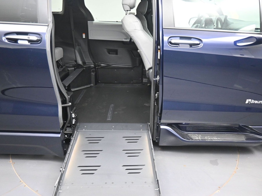 New 2026 Toyota Sienna XLE Add