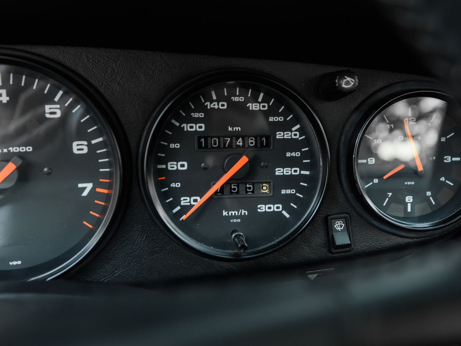 1991 Porsche 911 Carrera 2