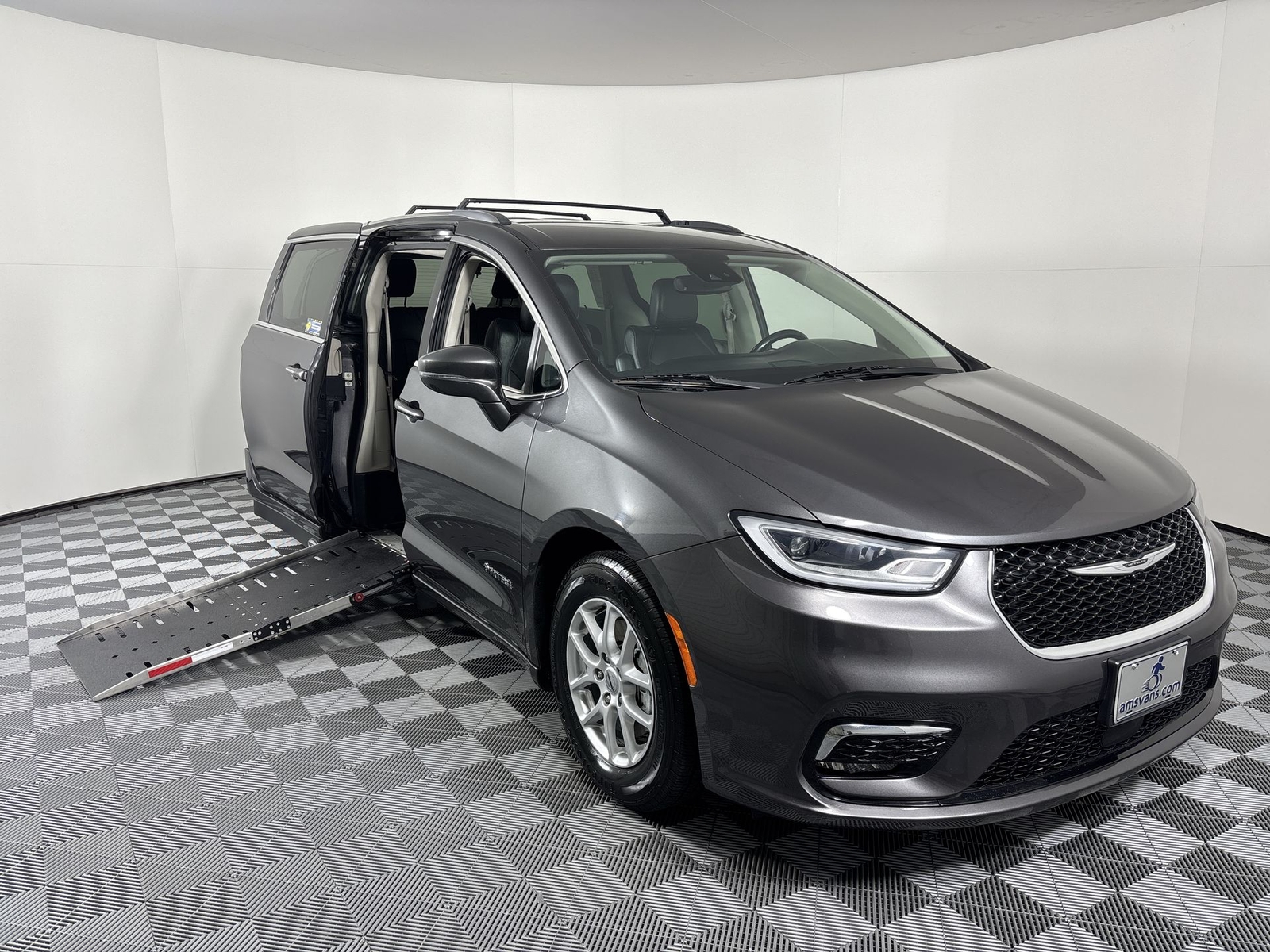 2021 Chrysler Pacifica Touring L