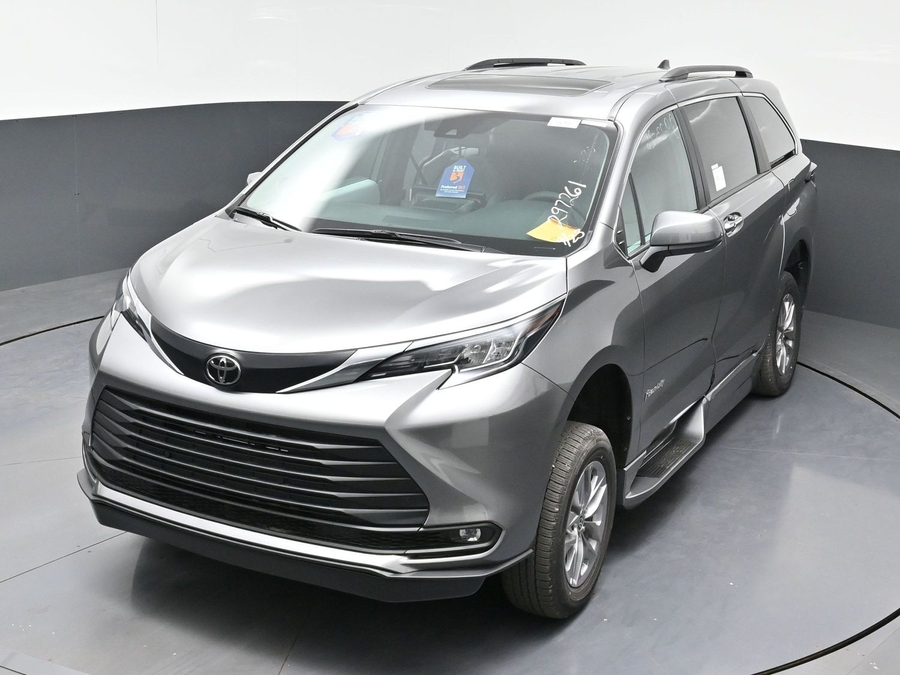 New 2026 Toyota Sienna XLE Add