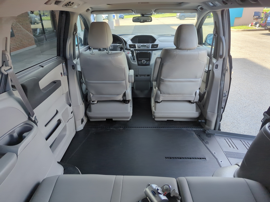 PRE OWNED 2016 Honda Odyssey EX-L