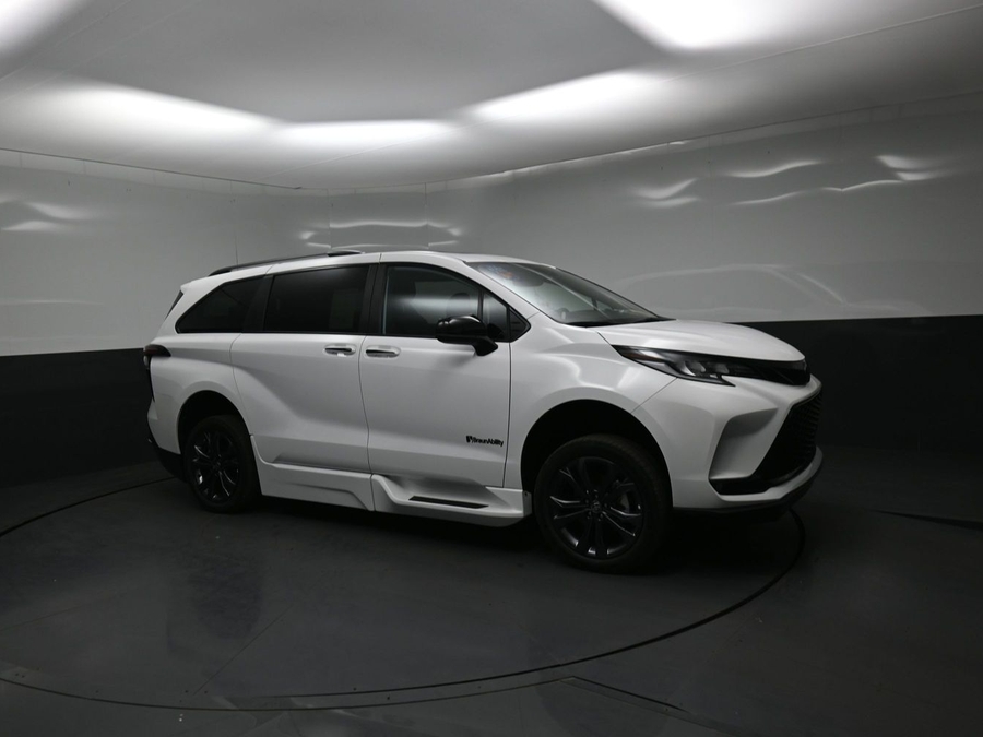 New 2026 Toyota Sienna XSE Sport