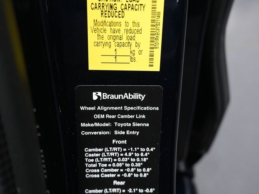 New 2026 Toyota Sienna XLE Base