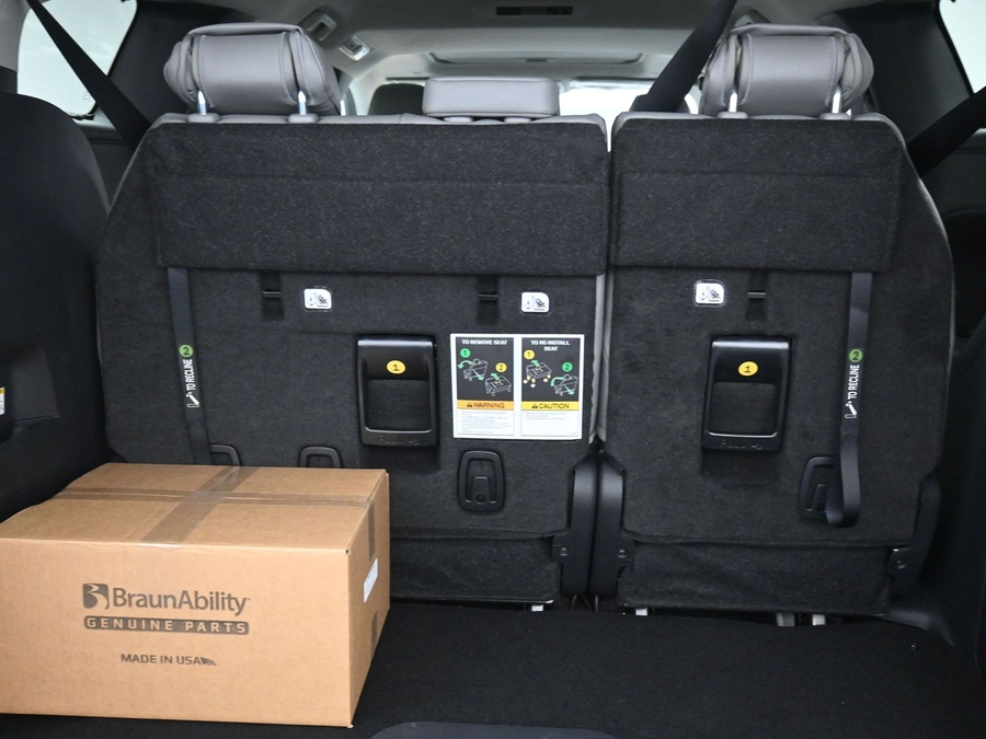 New 2026 Toyota Sienna XLE Base