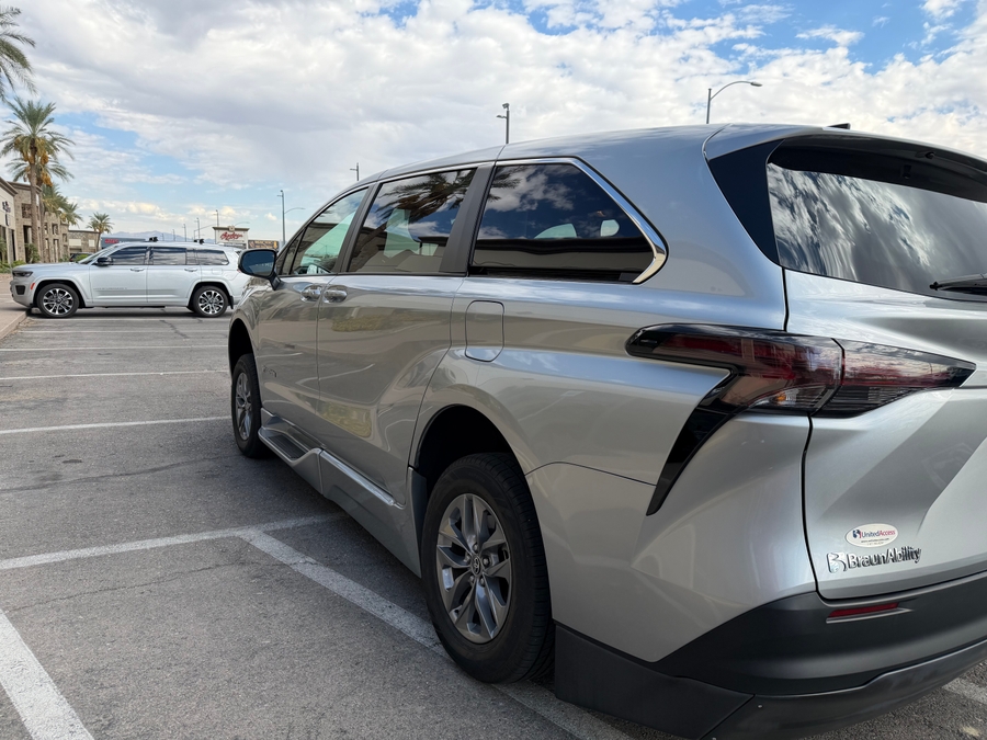 PRE OWNED 2024 Toyota Sienna LE Base