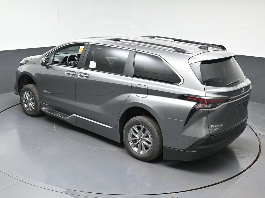 New 2026 Toyota Sienna XLE Add