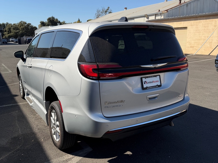 PRE OWNED 2023 Chrysler Pacifica Touring L Safety