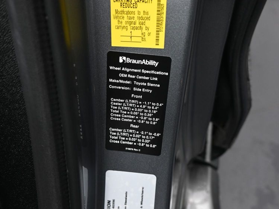 New 2026 Toyota Sienna XLE Base