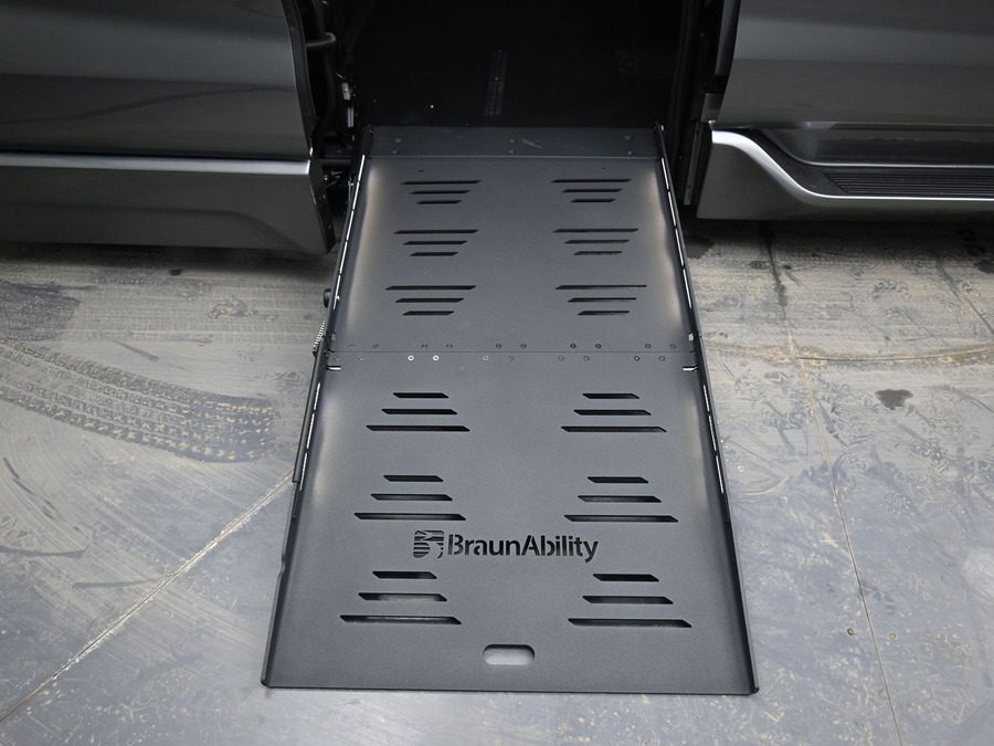 New 2026 Toyota Sienna XLE Base