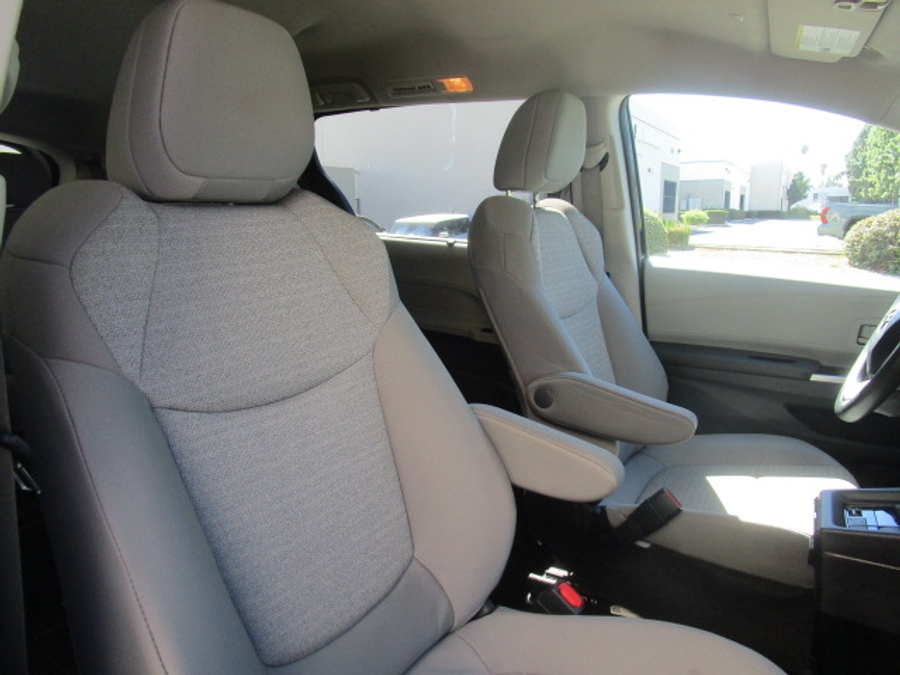 PRE OWNED 2024 Toyota Sienna LE Base