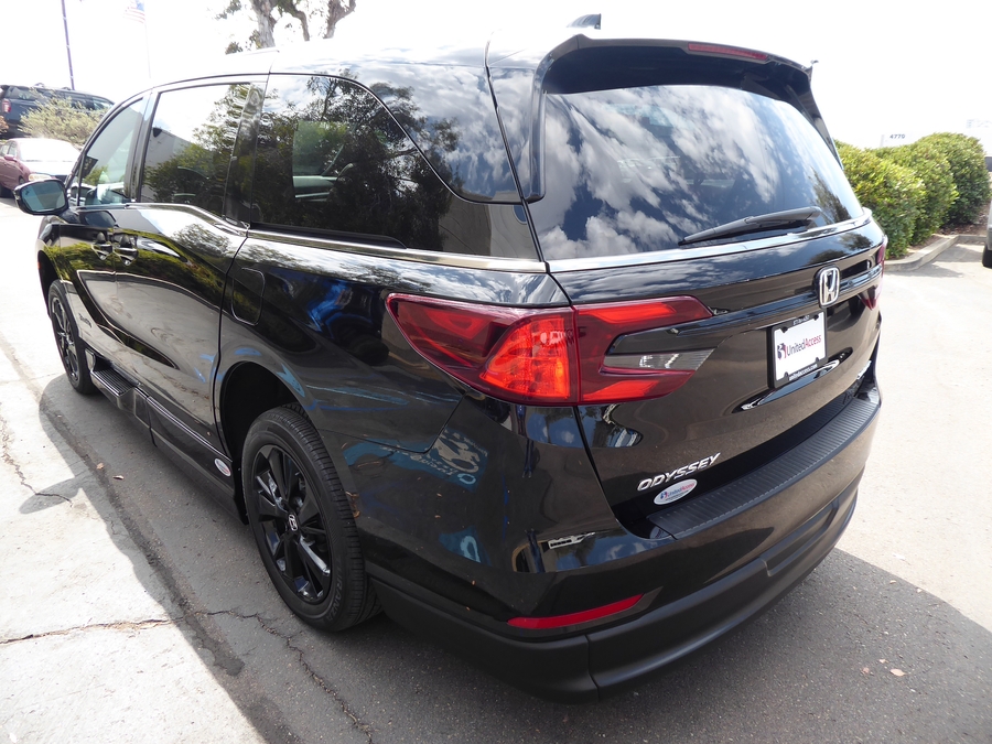 PRE OWNED 2024 Honda Odyssey Sport