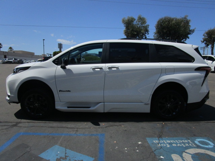 New 2026 Toyota Sienna XSE Sport
