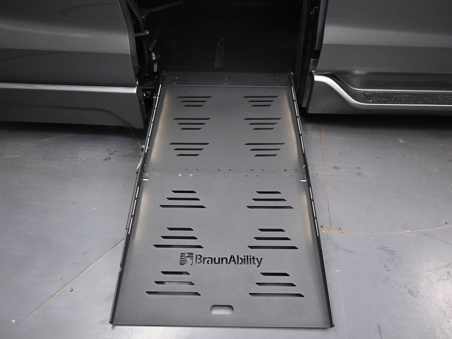New 2026 Toyota Sienna XLE Base