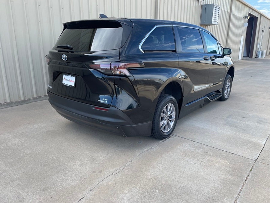 PRE OWNED 2024 Toyota Sienna LE Base