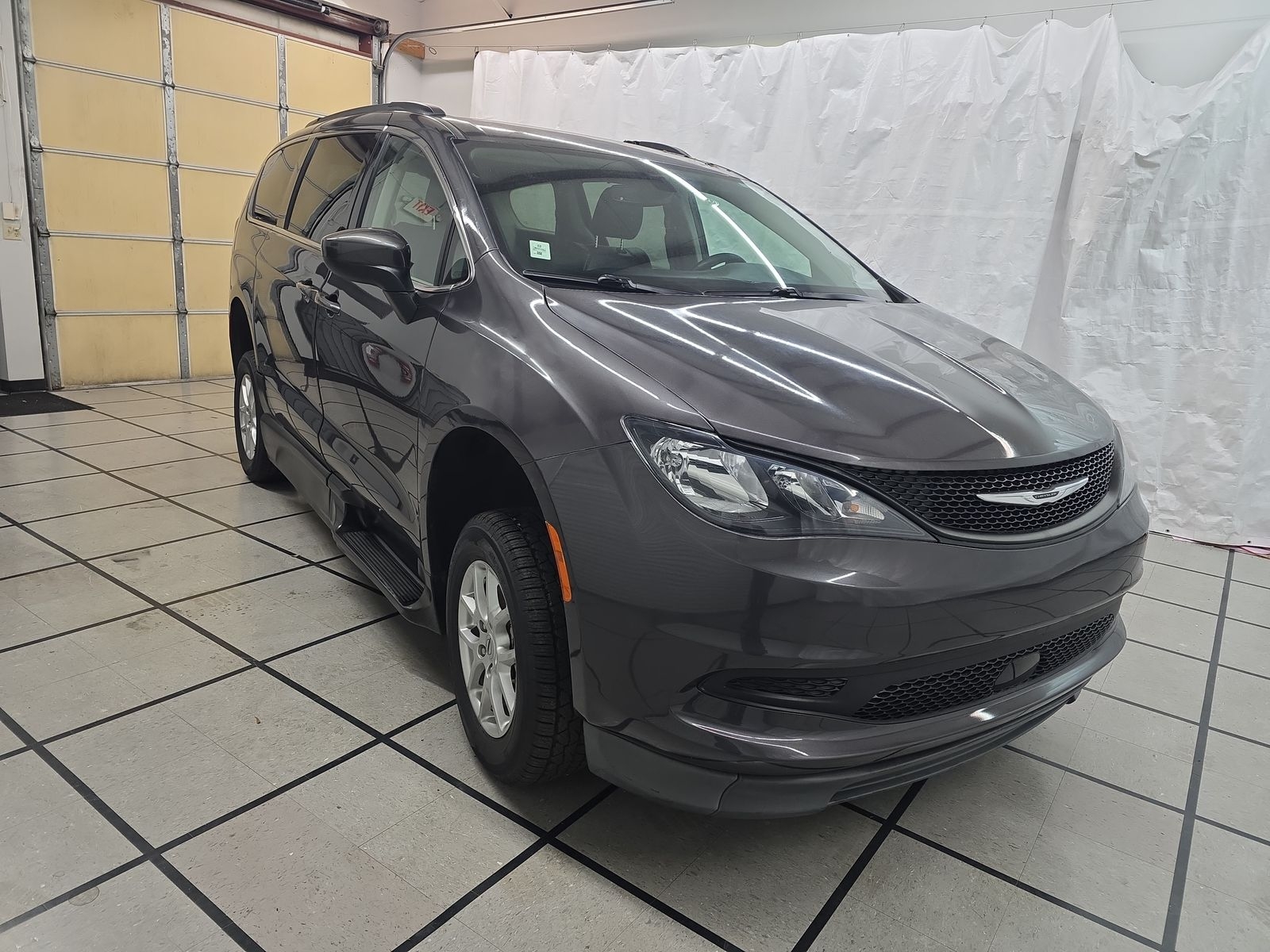 2021 Chrysler Voyager LXI
