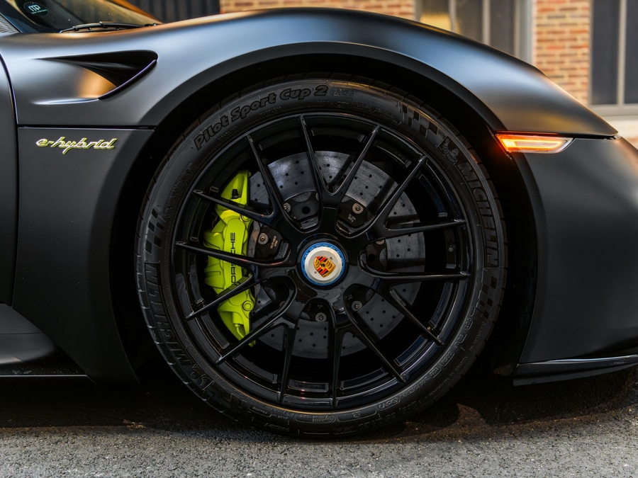 2015 Porsche 918 Spyder