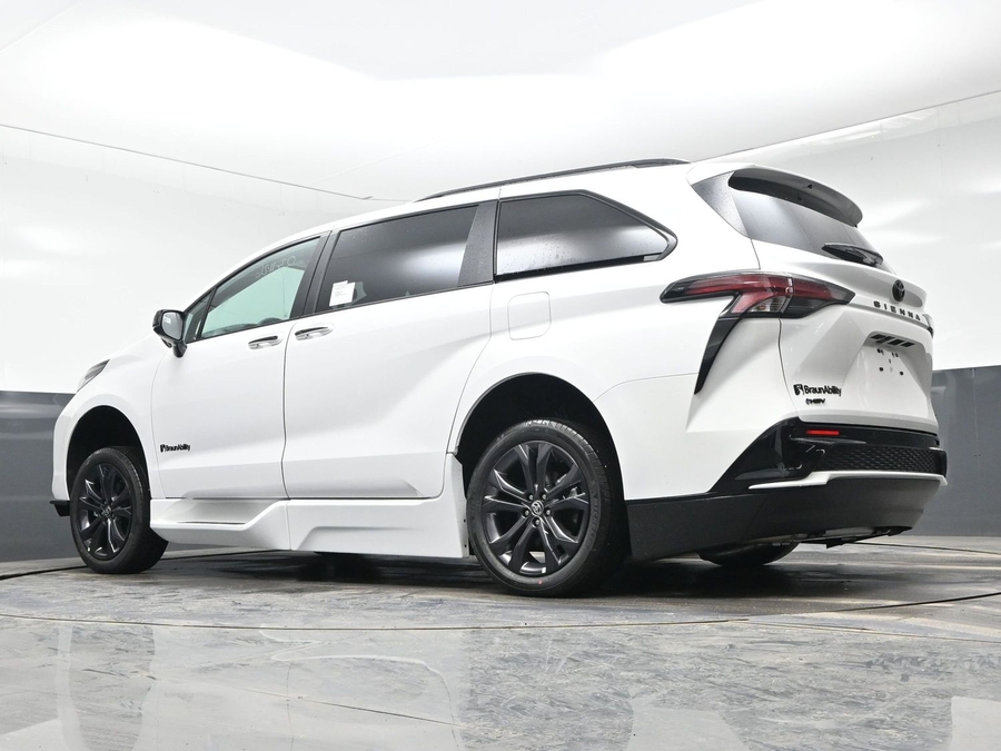 New 2026 Toyota Sienna XSE Sport