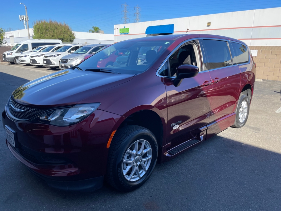 PRE OWNED 2023 Chrysler Voyager LX Base