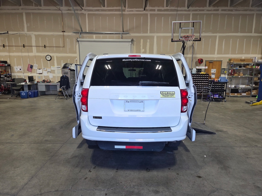 PRE OWNED 2014 Dodge Grand Caravan SXT