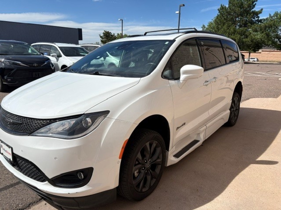 PRE OWNED 2019 Chrysler Pacifica Touring L Plus