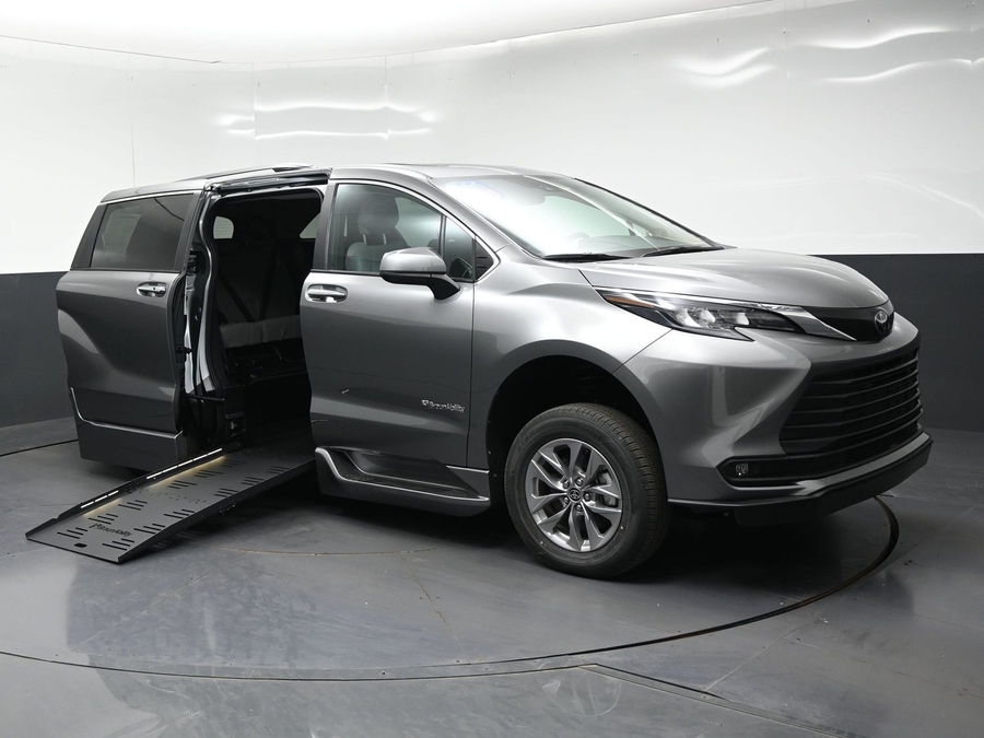 New 2026 Toyota Sienna XLE Add