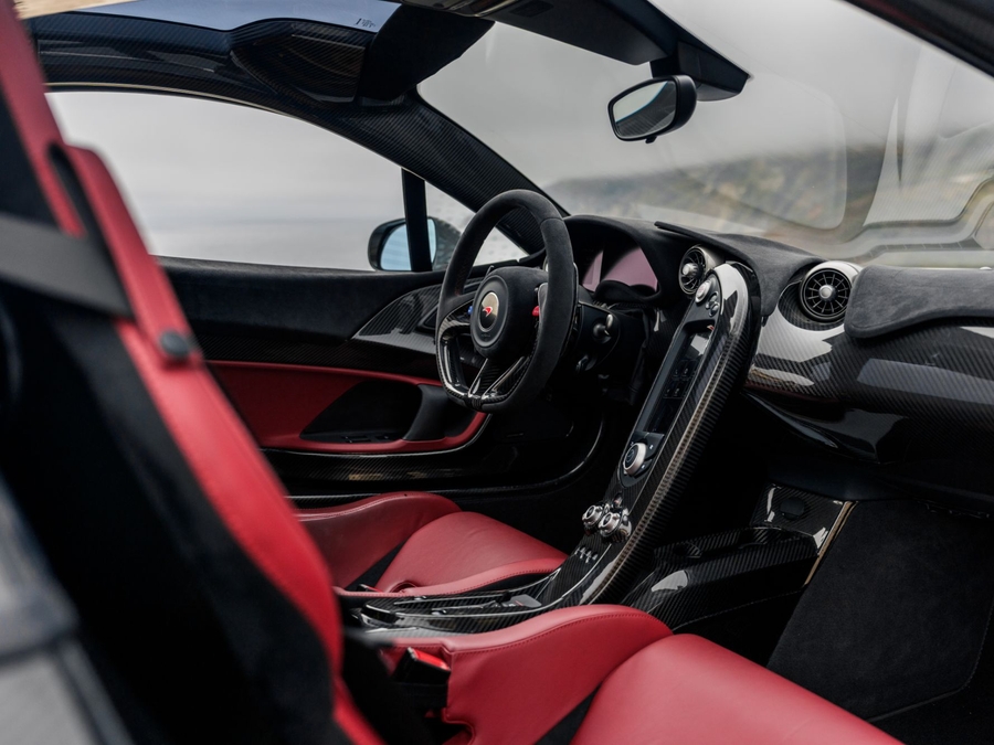 2015 McLaren P1