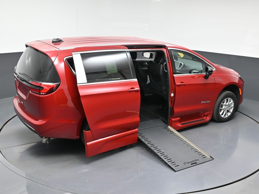 New 2027 Chrysler Pacifica Select Safety