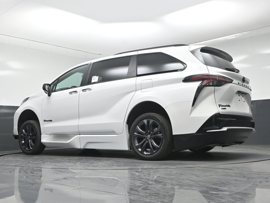 New 2026 Toyota Sienna XSE Sport