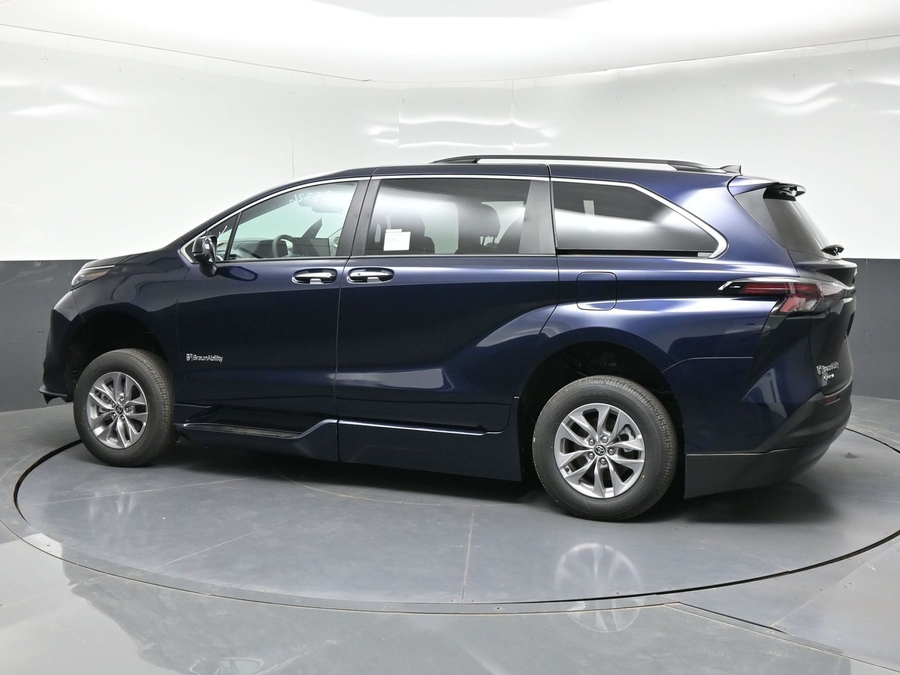 New 2026 Toyota Sienna XLE Add