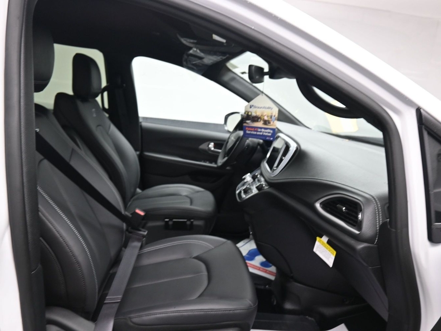 New 2027 Chrysler Pacifica Select Sport