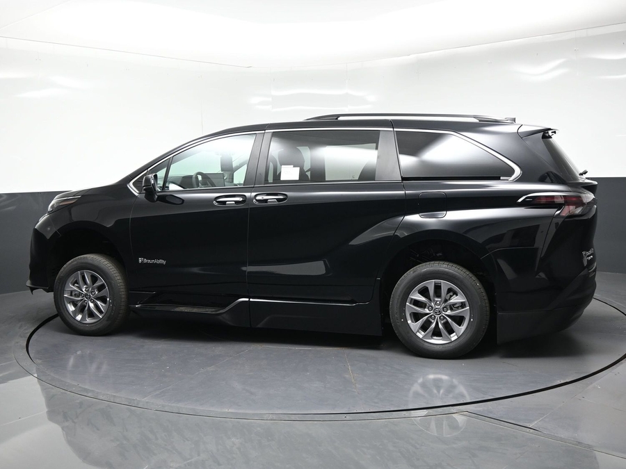 New 2026 Toyota Sienna XLE Add