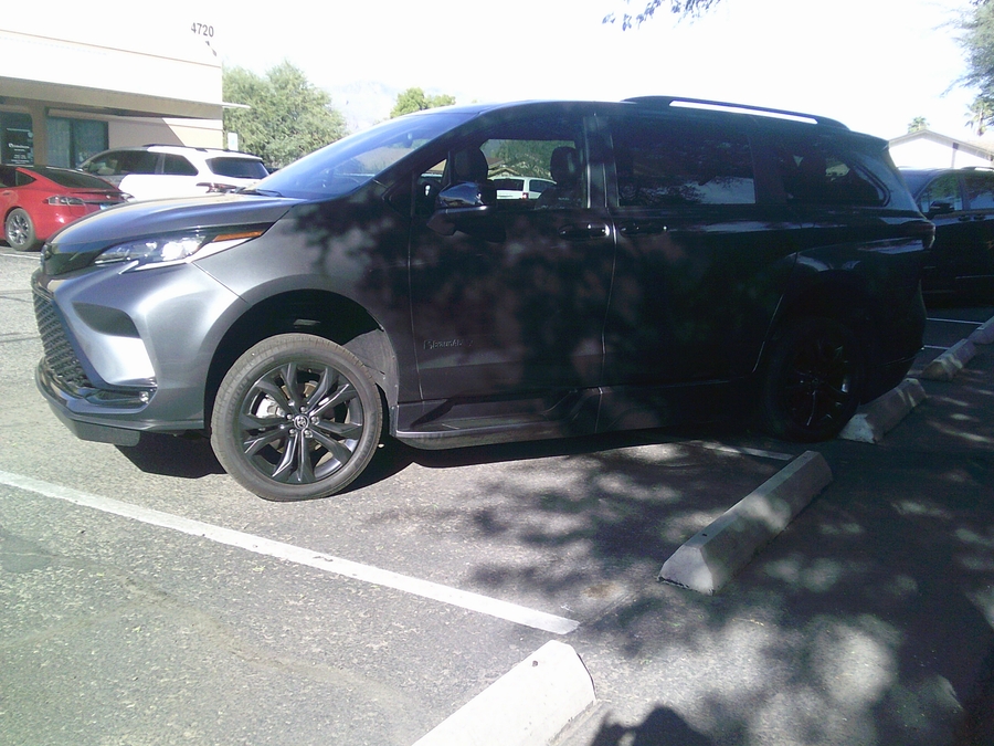 PRE OWNED 2025 Toyota Sienna XSE Sport