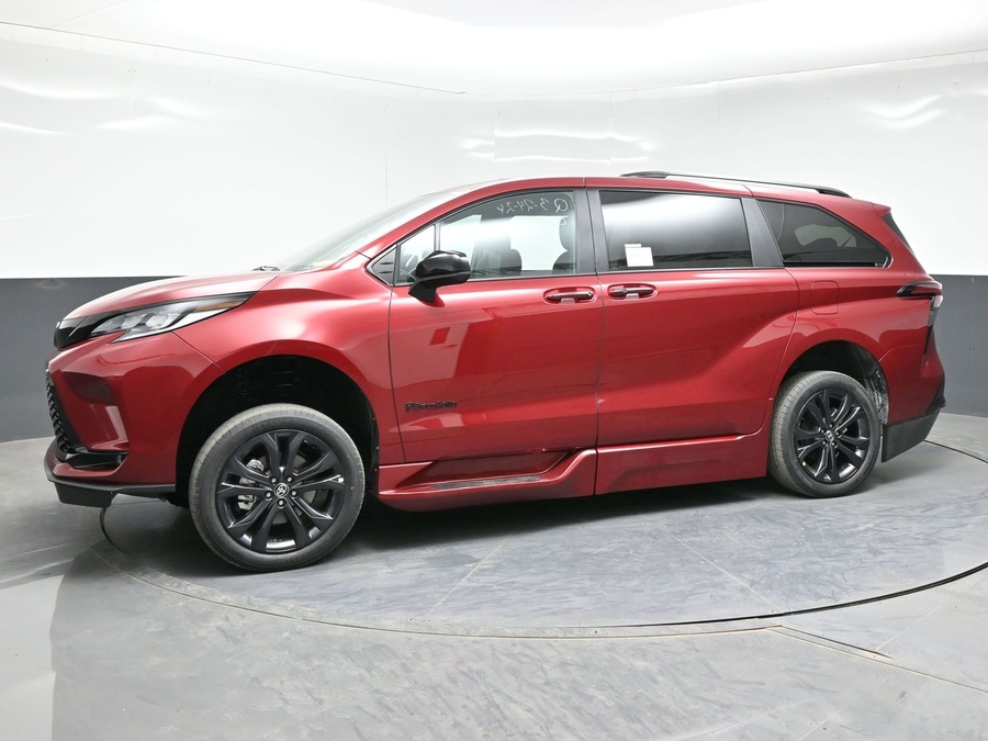 New 2026 Toyota Sienna XSE Sport