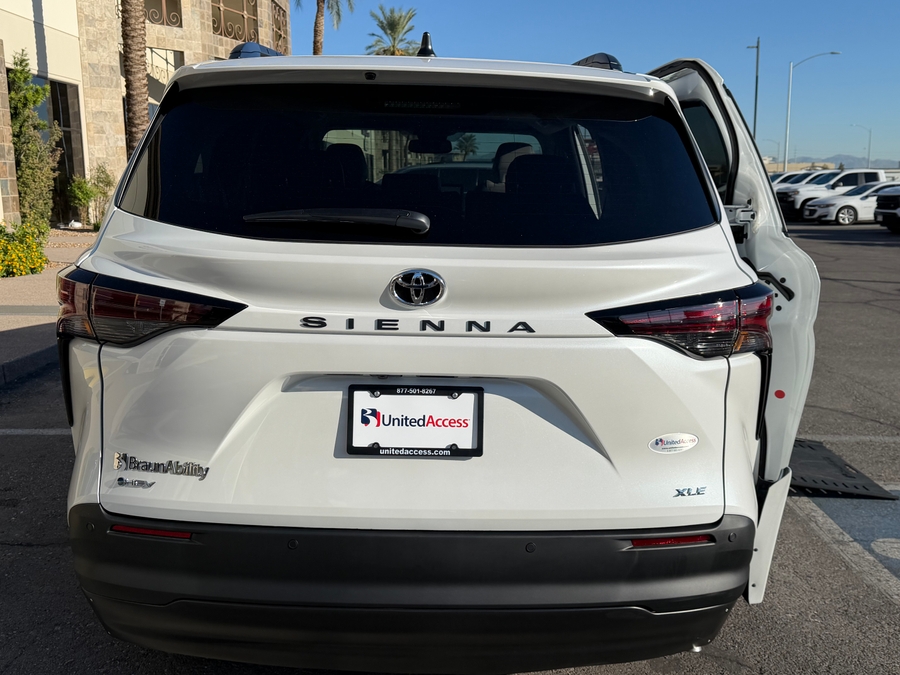 PRE OWNED 2026 Toyota Sienna XLE