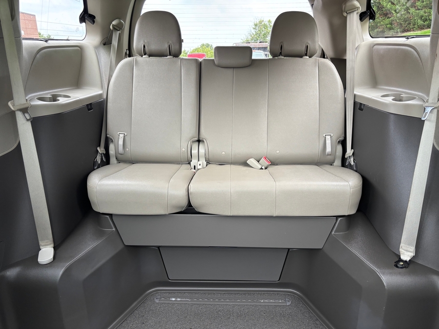 PRE OWNED 2016 Toyota Sienna XLE
